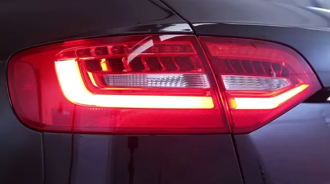 How to Identify a Car by Its Tail Lights
