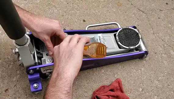Can You Put Hydraulic Fluid in a Floor Jack