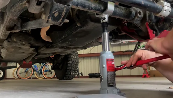 Best Manual Hydraulic Bottle Jack for Lifted Truck