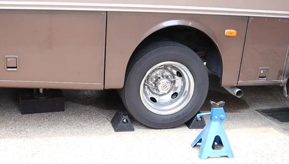 How High Should a Jack be off the Ground for Changing an RV Tire
