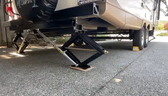 How Tight Should Travel Trailer Stabilizer Jacks Be to Avoid Backing Out
