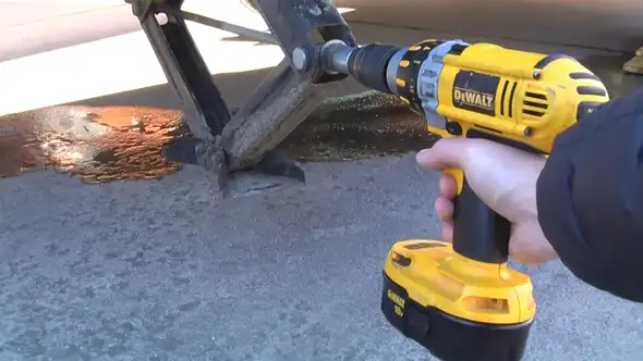 Cordless compact drill