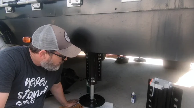 How to Fix a Leaking Hydraulic RV Jack