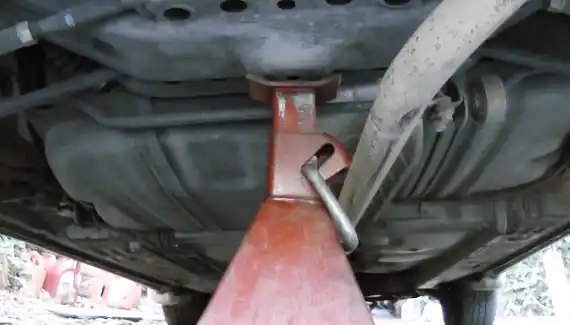 What is the Safest Way to Jack Up a Car