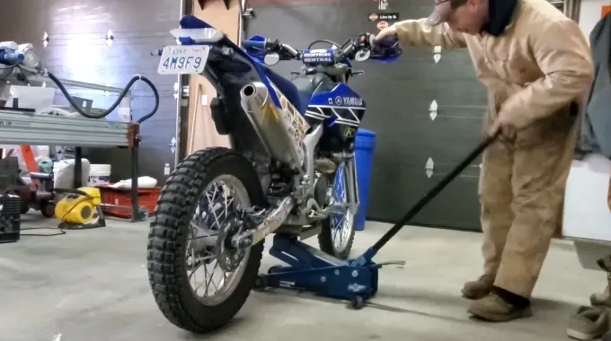 Can You Use a Hydraulic Floor Jack To Lift a Motorcycle