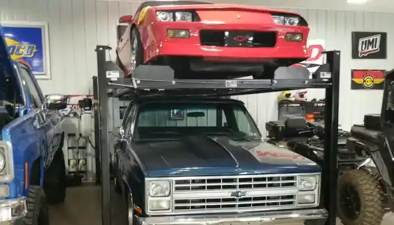 Low rise car lift in the garage