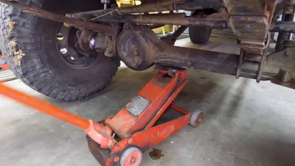 How Much Weight Can a Floor Jack Hold