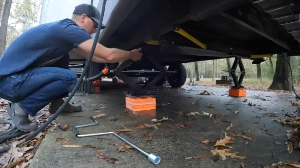 RV leveling jack stand