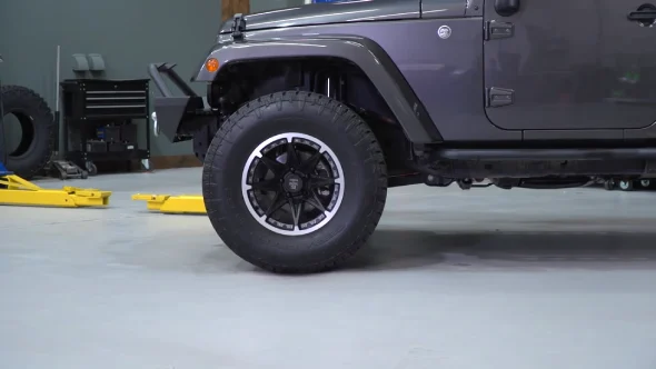 Why Should You Install A Lift Kit to a 33-Inch Tire