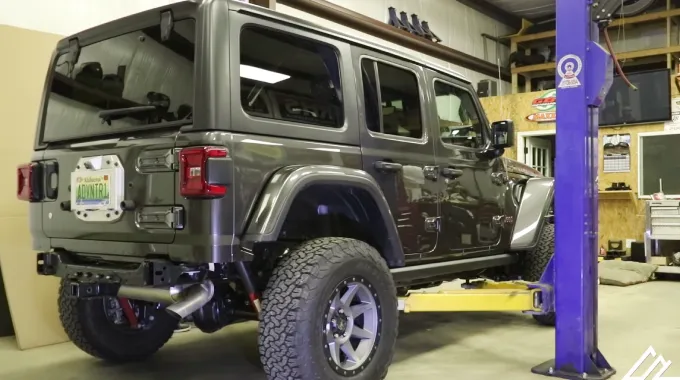 Will a Lift Jeep Fit In a Garage