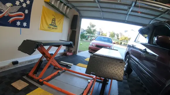 Can I Use an RV Scissor Jack to Lift My Car