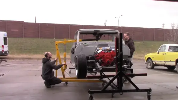 How Can You Use An Engine Hoist to Lift a Truck