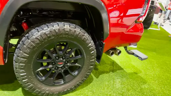 Is It Okay to Use Original Toyota Tundras Tires With a Lift Kit