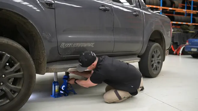 How Can You Use a Bottle Jack To Lift A Car