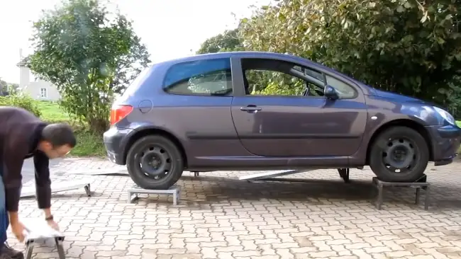 Is it safe to lift a car without a car lift
